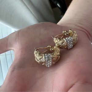 Gold travel/costume matching earrings & bracelet.